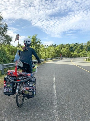 Cycling 10,000km: Promoting the "zero waste" movement in Indonesia