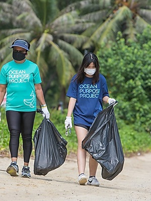 Converting ocean plastics into sustainable hydrogen fuel