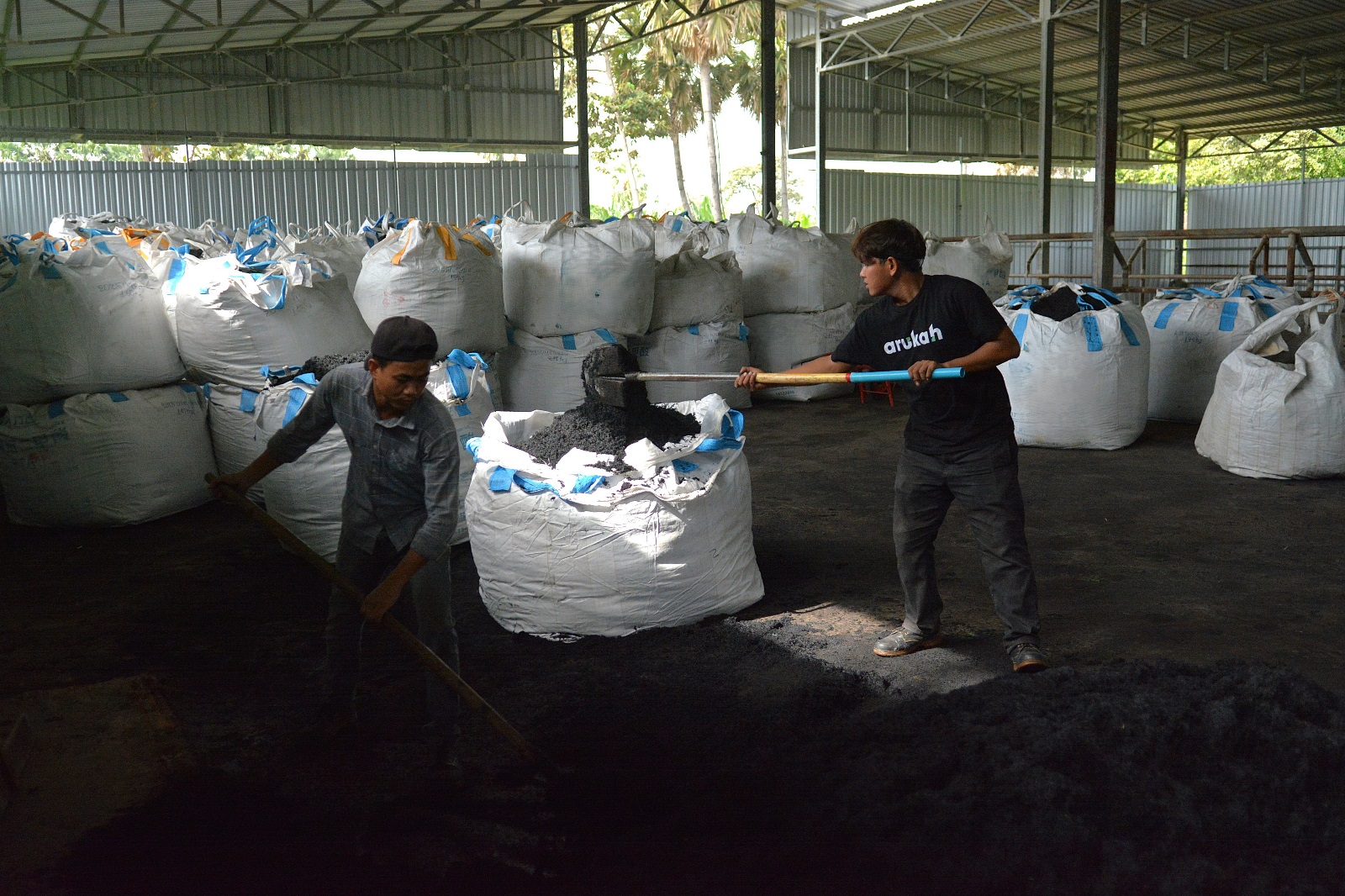Transforming crop waste into income and carbon credits