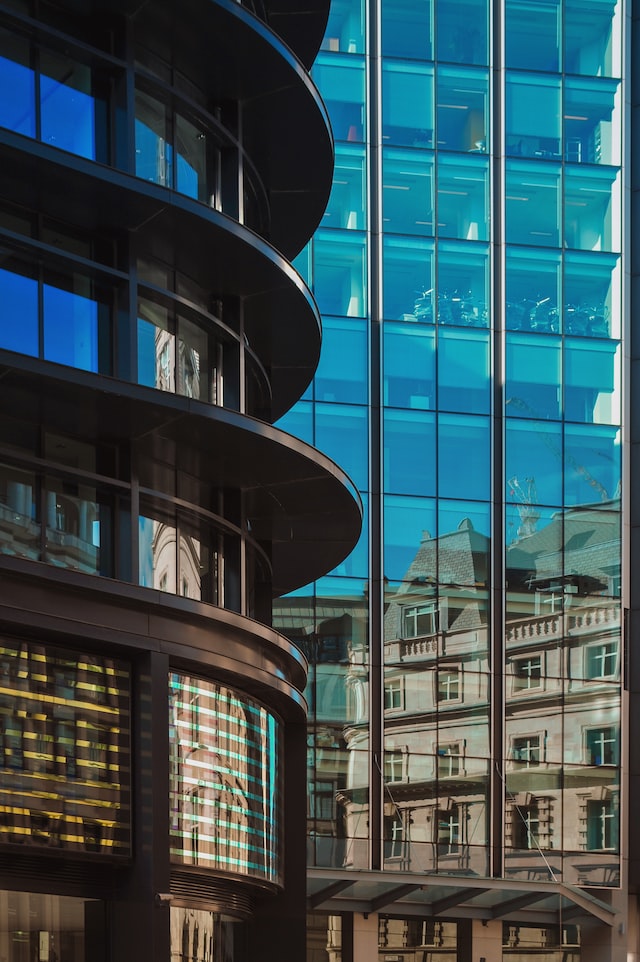\"Climate Innovation, Urban Ambitions, and Global Challenges Shape Today's News\"